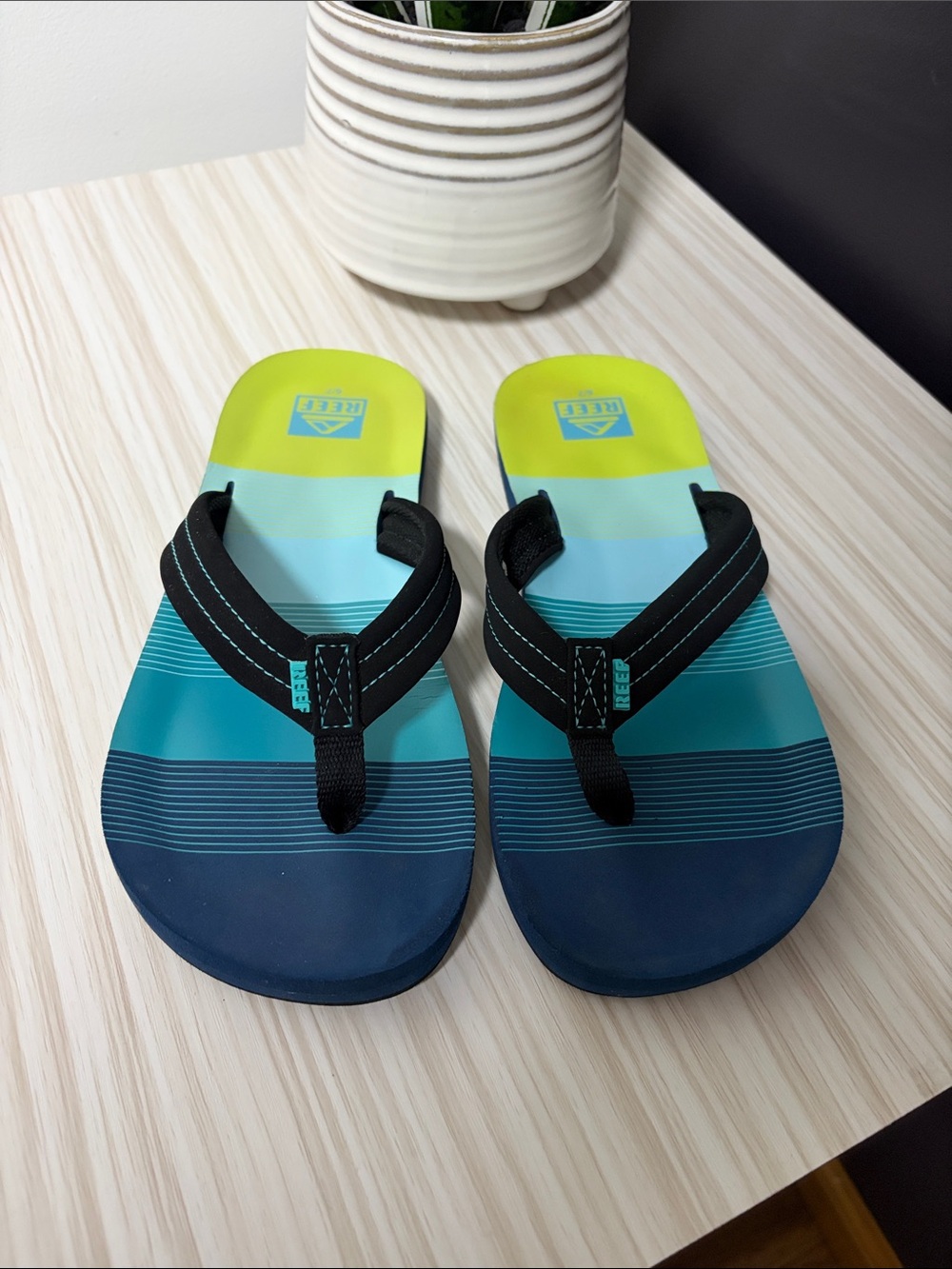 Reef Men's Striped Blue Teal Flip Flops - Blue/Teal!! EUC!!